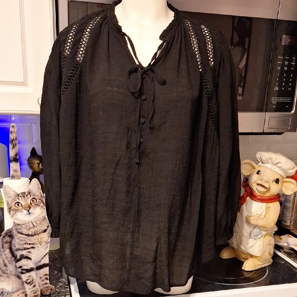 f Elegant Black Women's Top Size 14/16W